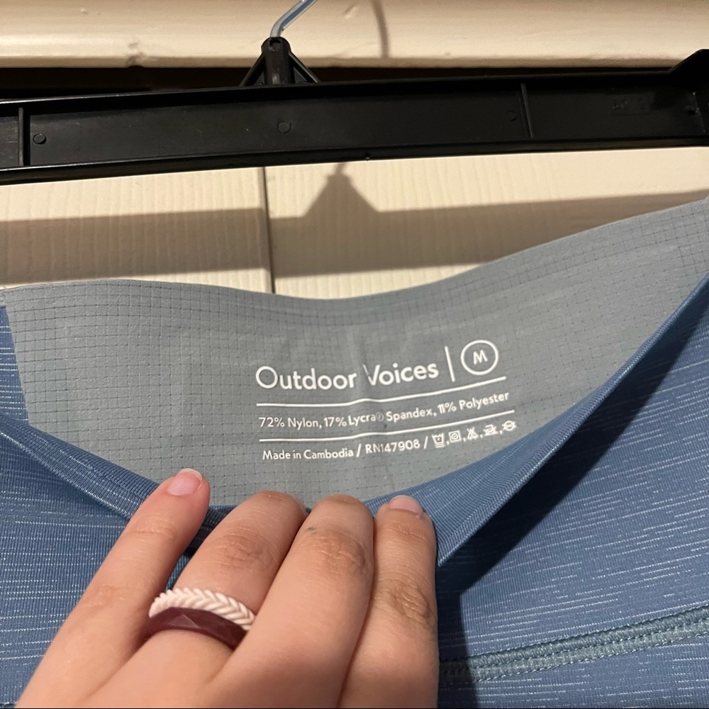 Outdoor Voices blue cropped colorblock leggings - Picture 2 of 3